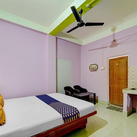 Hotel O Home Trimurti Guest House Гувахати Екстериор снимка