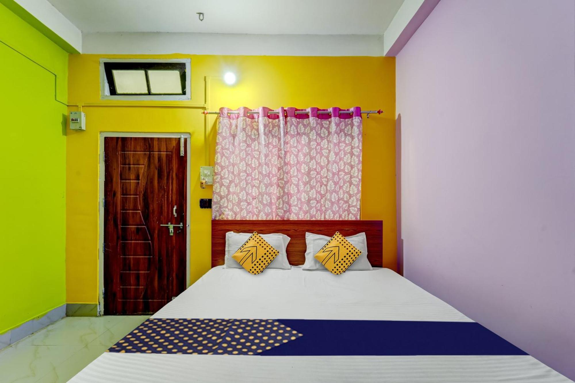 Hotel O Home Trimurti Guest House Гувахати Екстериор снимка