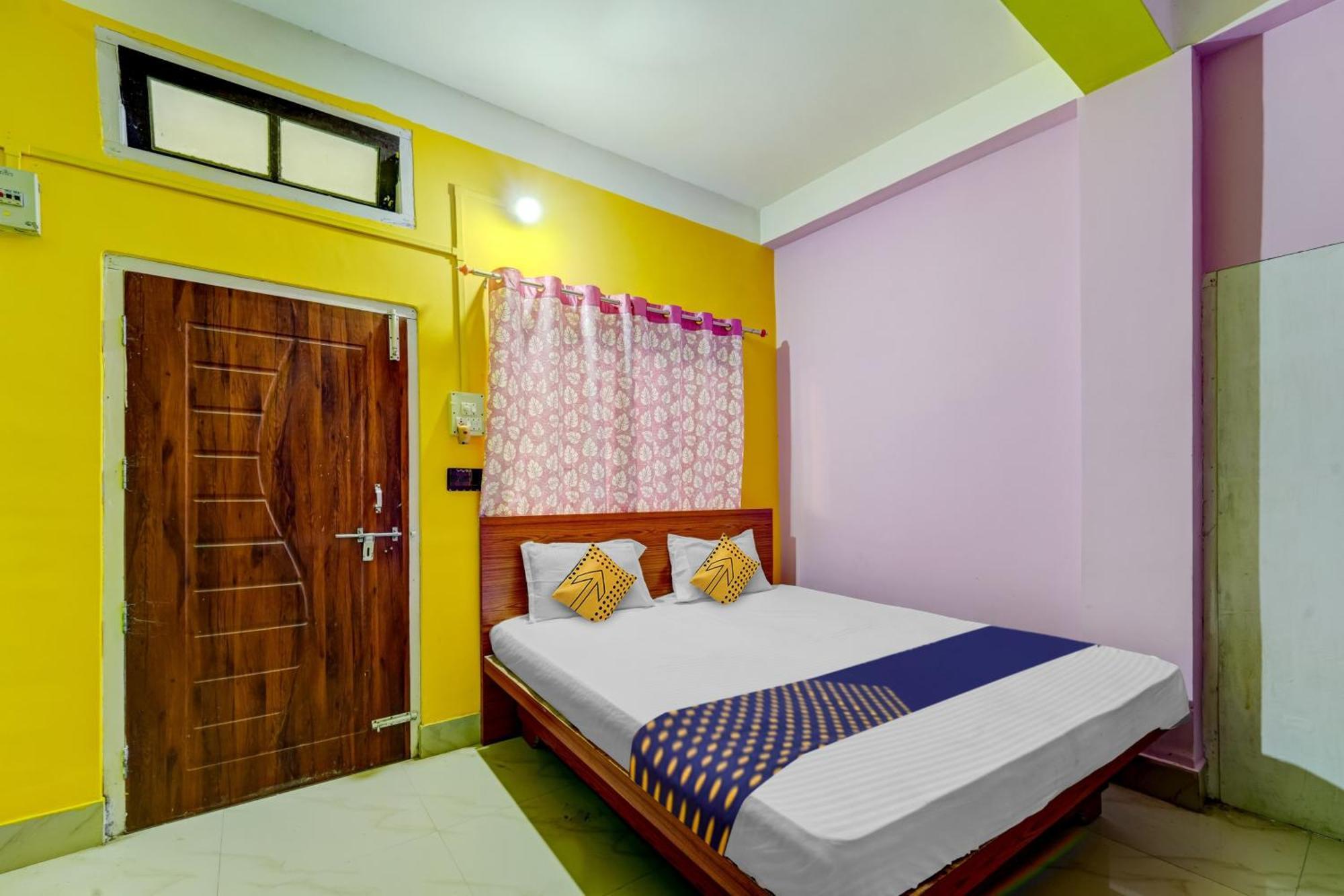 Hotel O Home Trimurti Guest House Гувахати Екстериор снимка